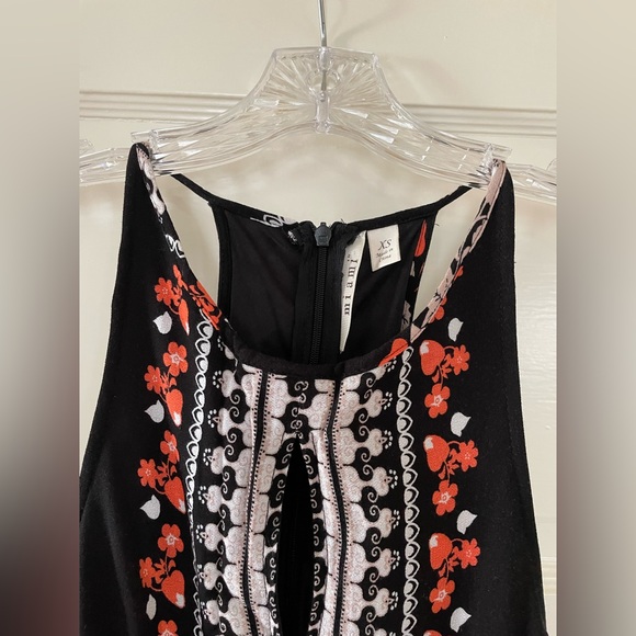 Short Keyhole Dress - Picture 3 of 7